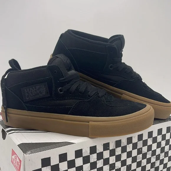 Vans WMNS Skate Half Cab Black/Gum
VN0A5FCDB9M
Sneakers - Picture 7 of 16